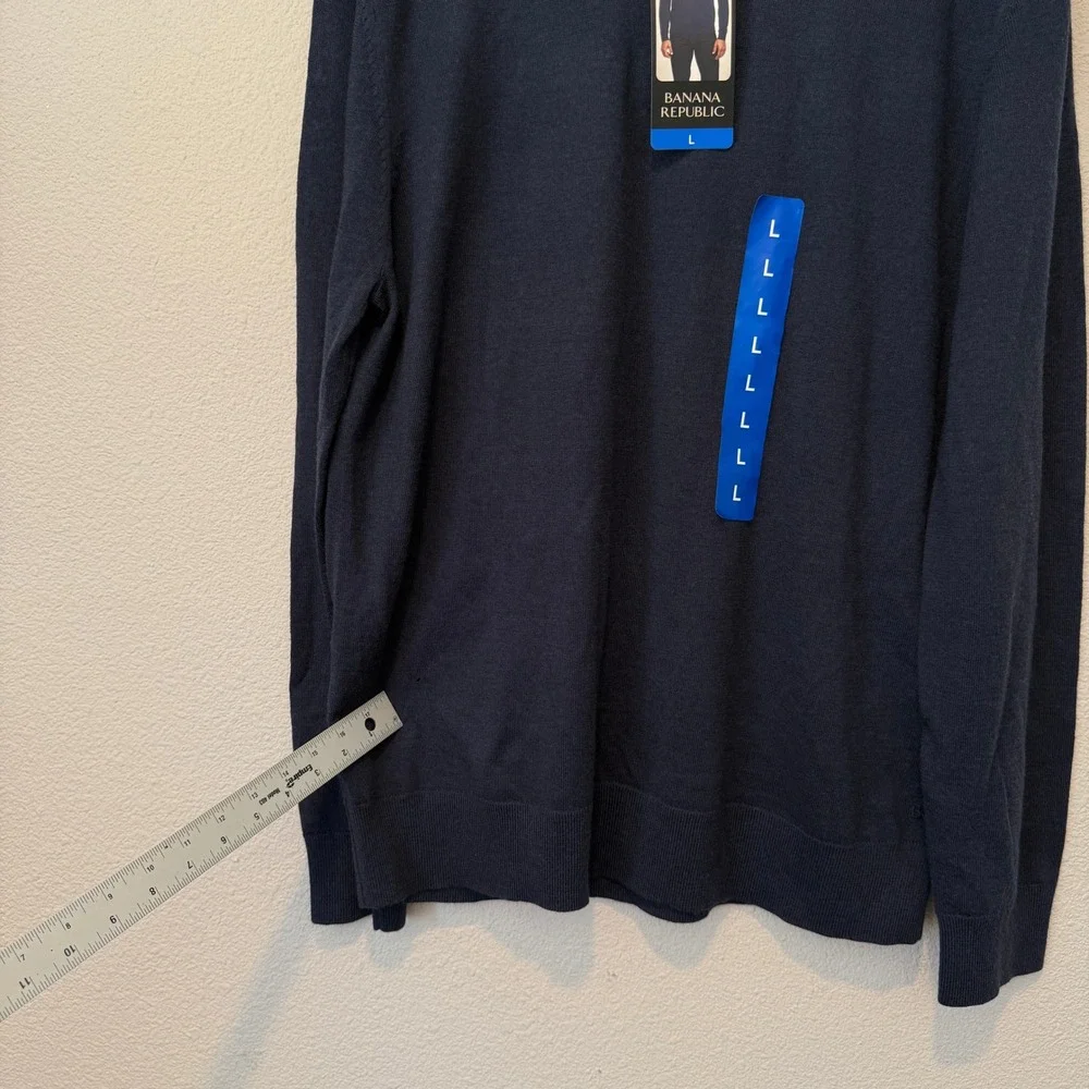 Banana Republic Mens Merino Wool Crewneck Sweater Navy Blue Large NWT Pinhole